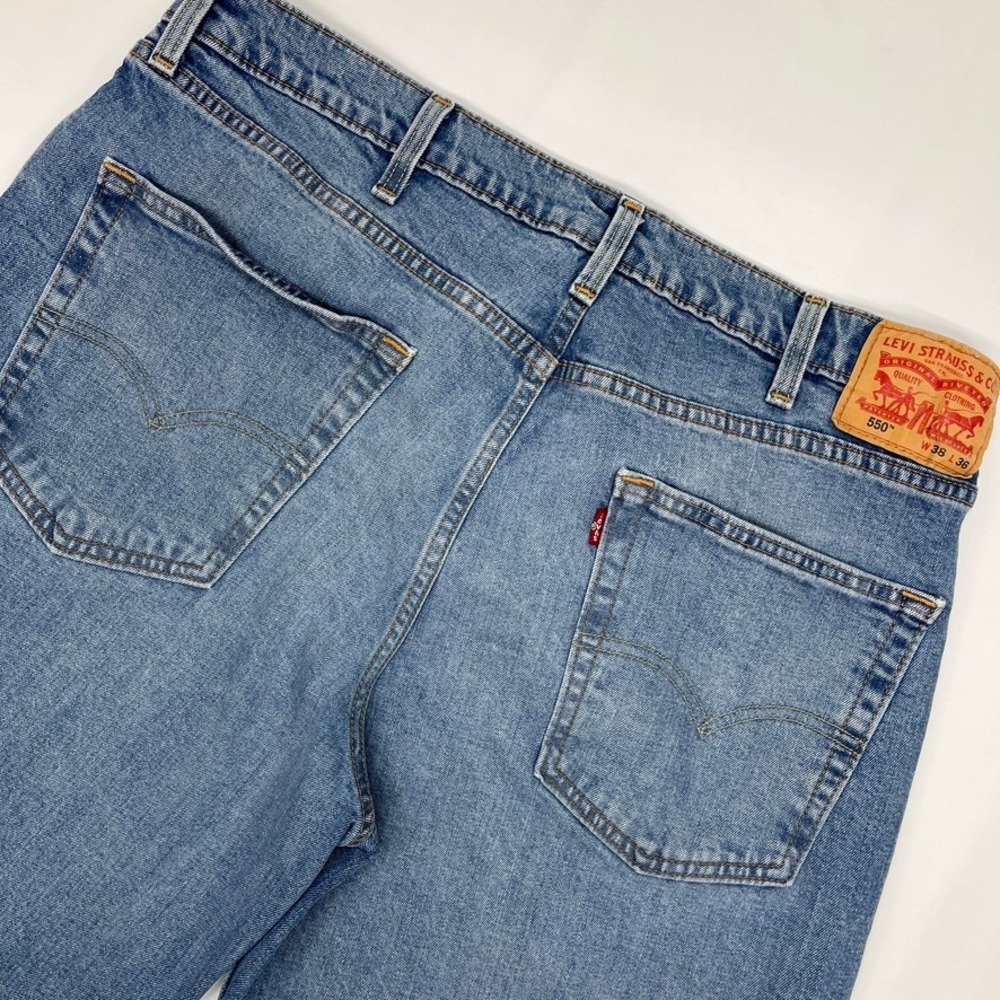 Levi's 550 Relaxed Fit Tapered Jeans Mens 38x36 Light Blue Wash Denim Baggy